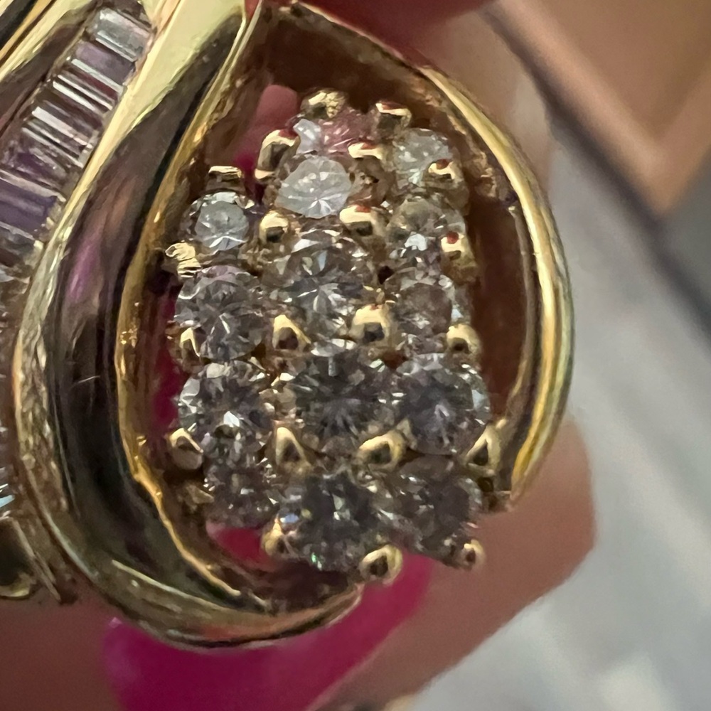 14k Yellow gold diamond pendant